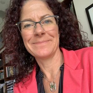 Meet your Posher, Stacy